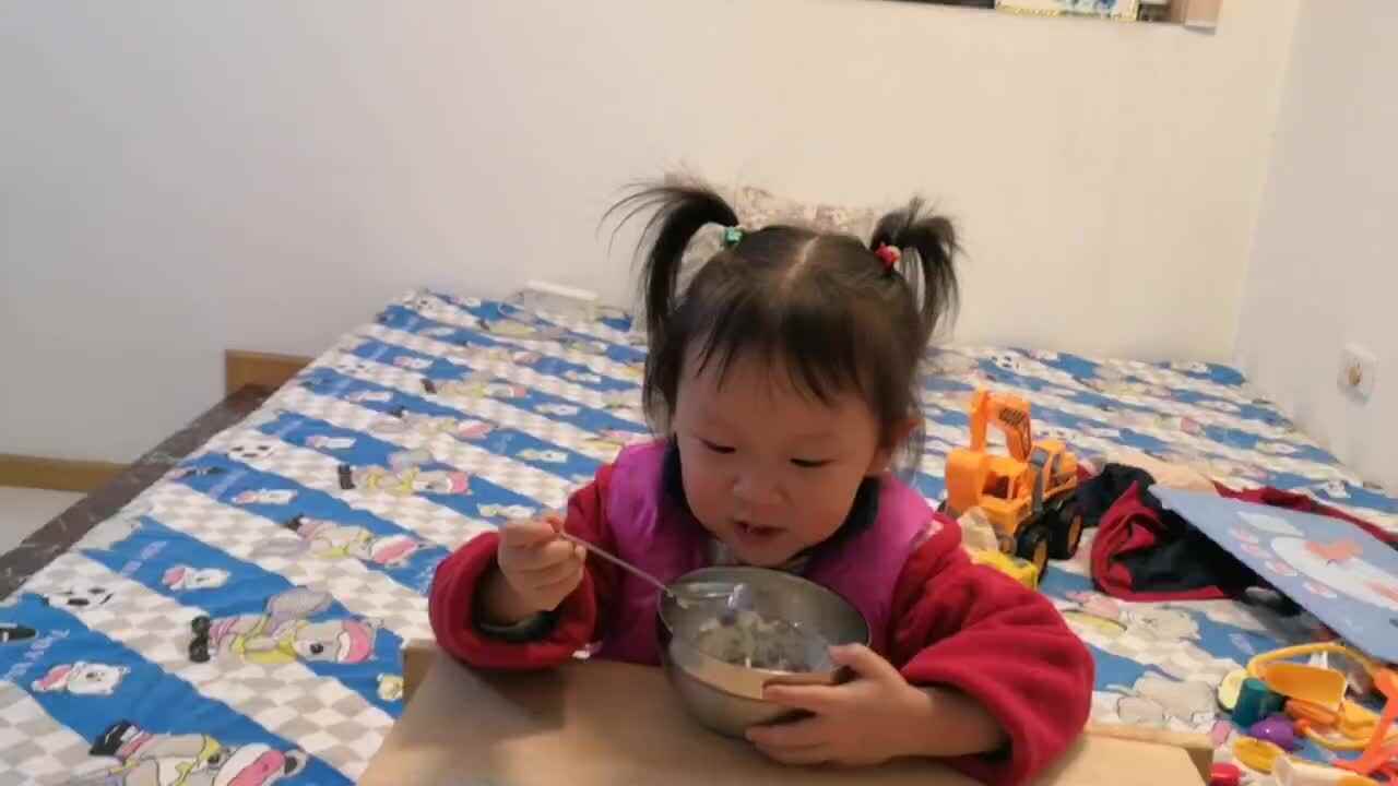 中A班李盈莹 使用勺子