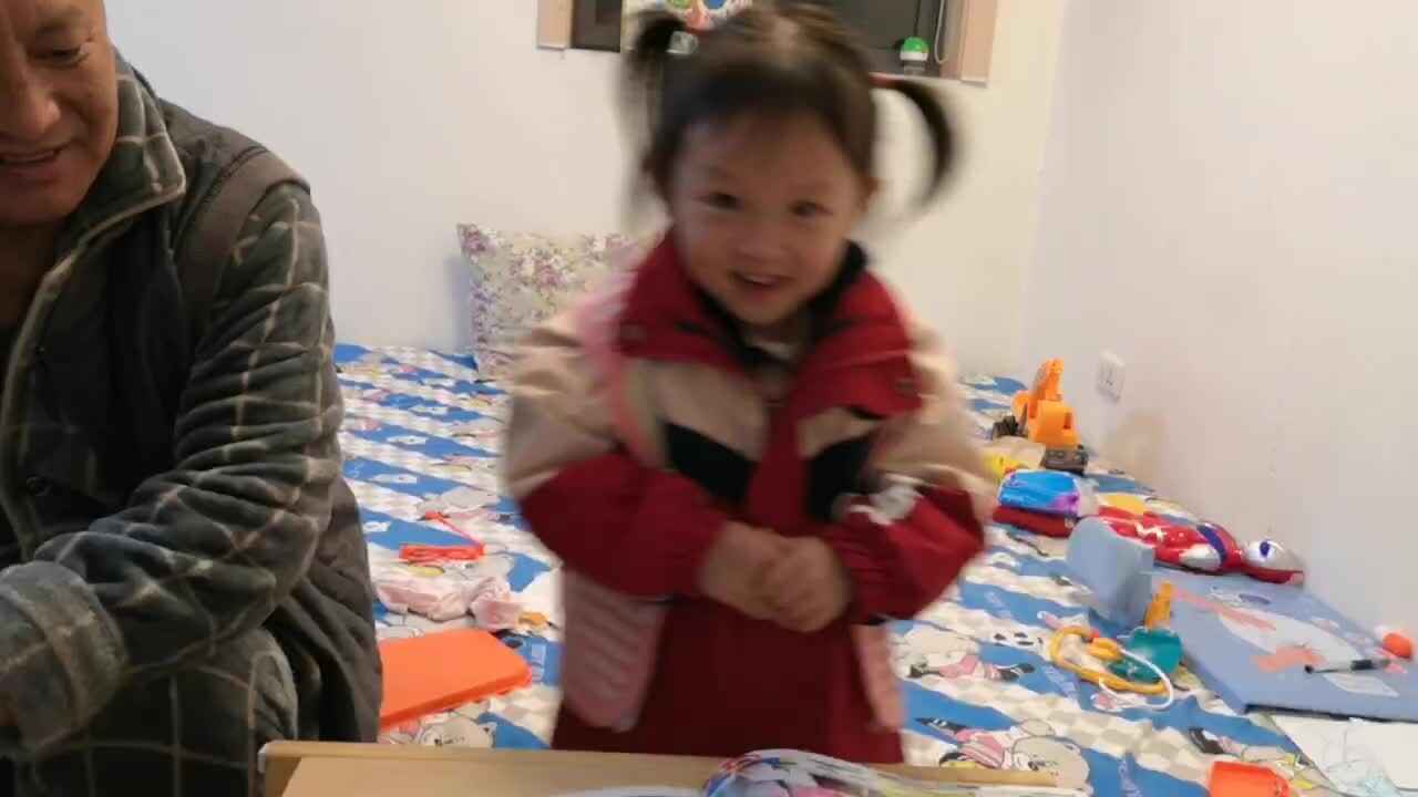 中A班李盈莹 观看《小毛驴》