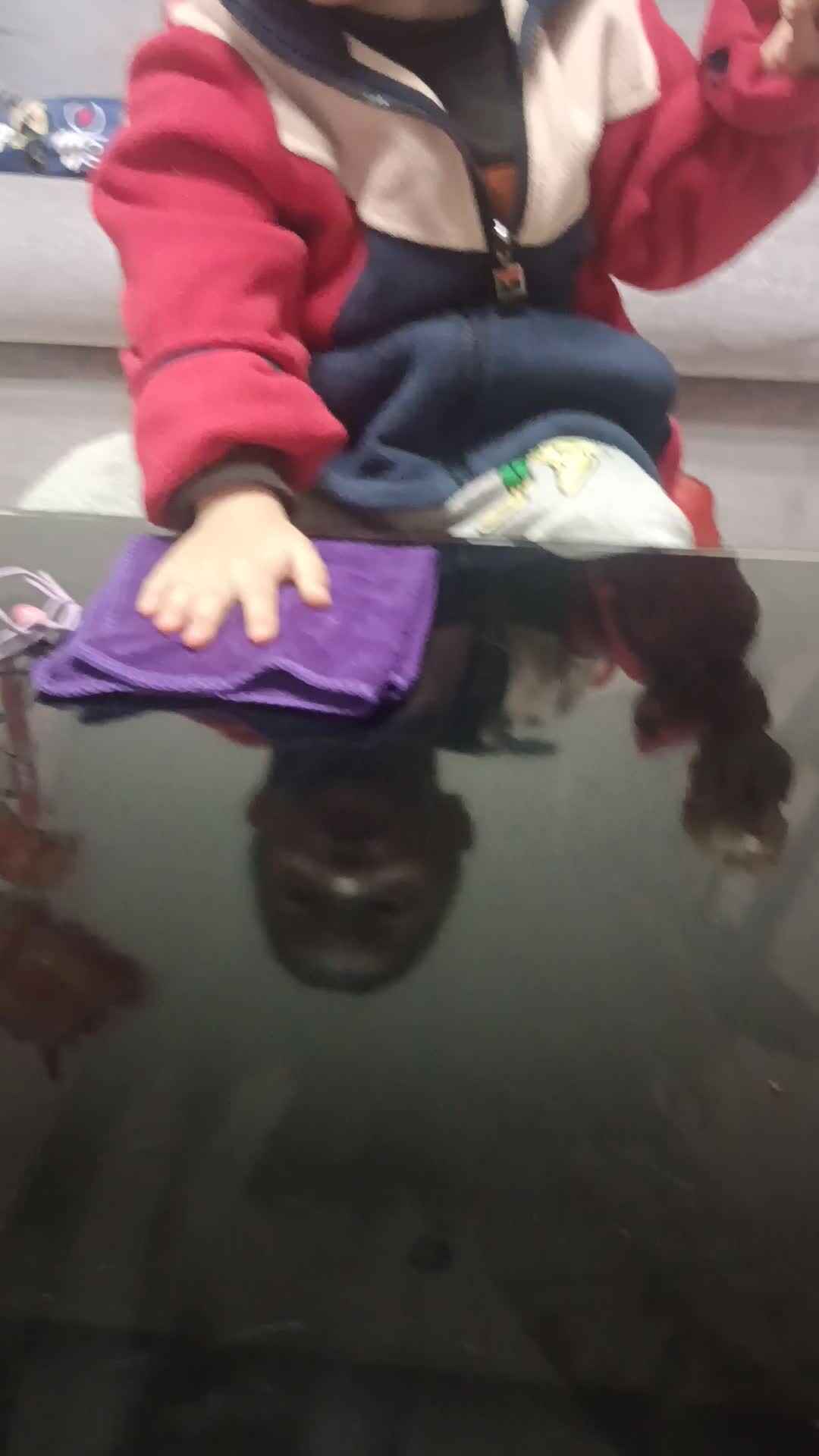 中B班曹芳燊练习擦桌子