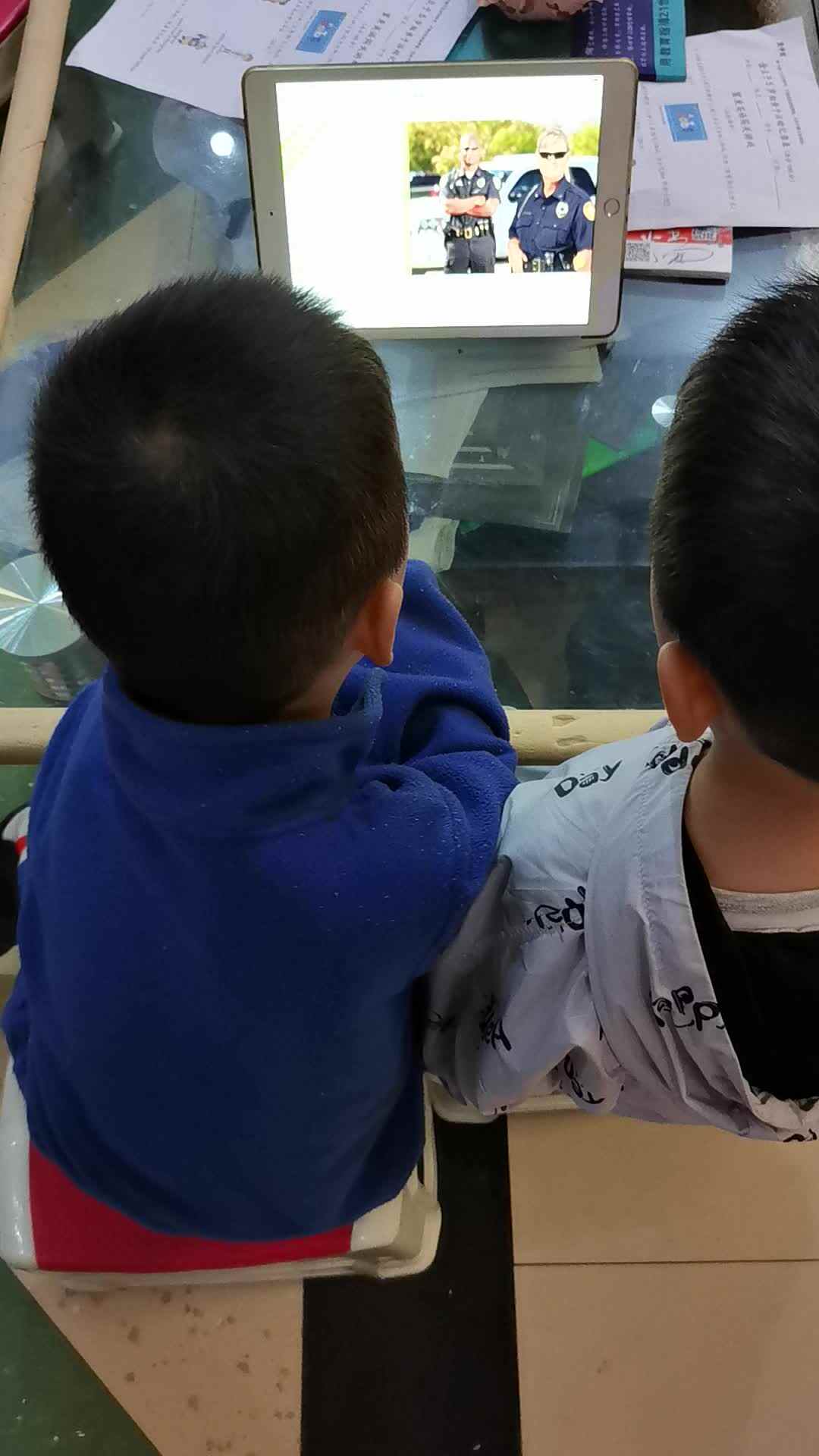 VID_20231111_190319.mp4