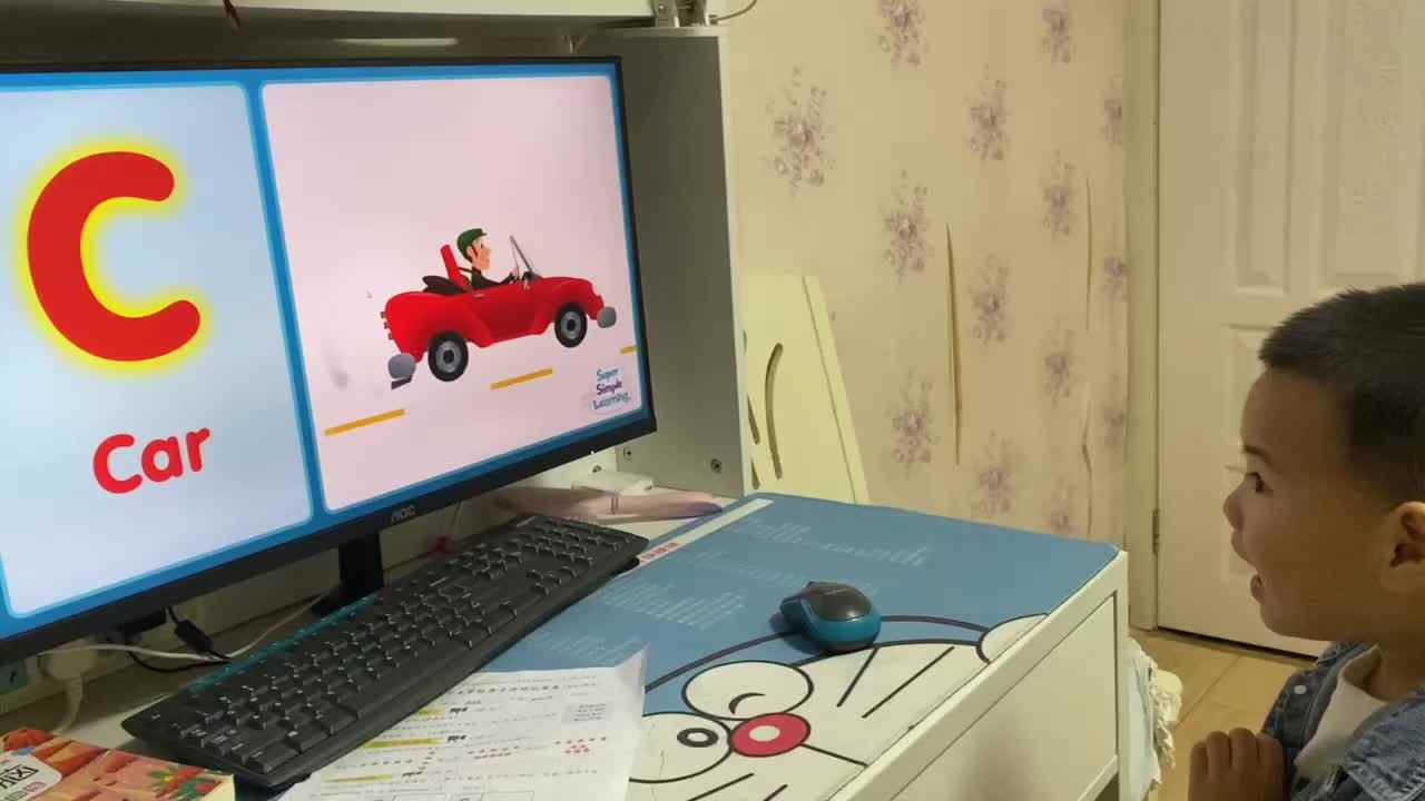⁣⁣中B班吕子垚观看（Uppercase C）20231112.MOV