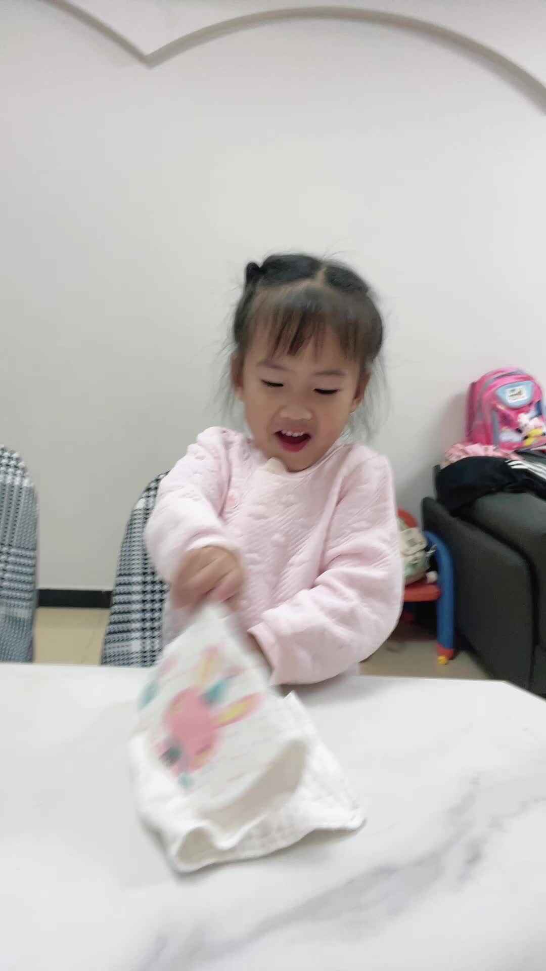 中B班 李曦蕊 折方巾