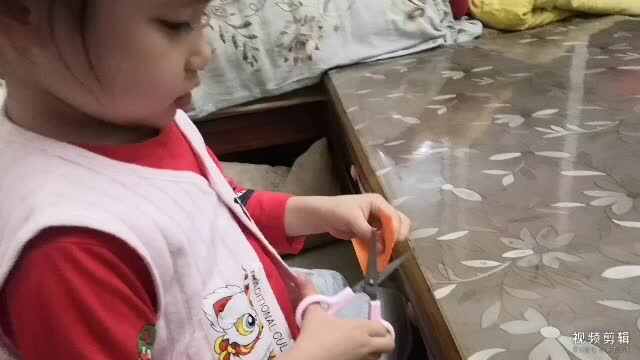 中B班11月2日张芷萱剪纸练习