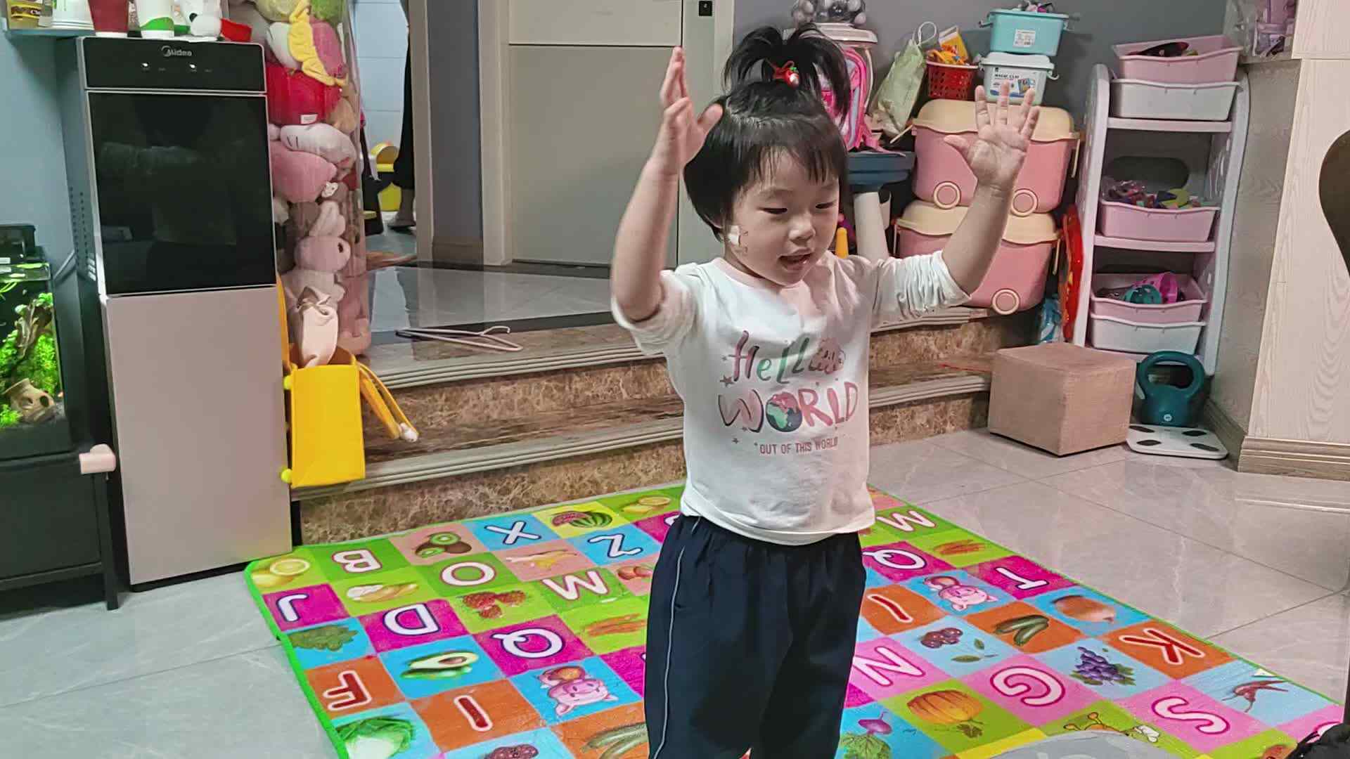 中B班徐子伊舞蹈练习《小鱼吐泡泡》