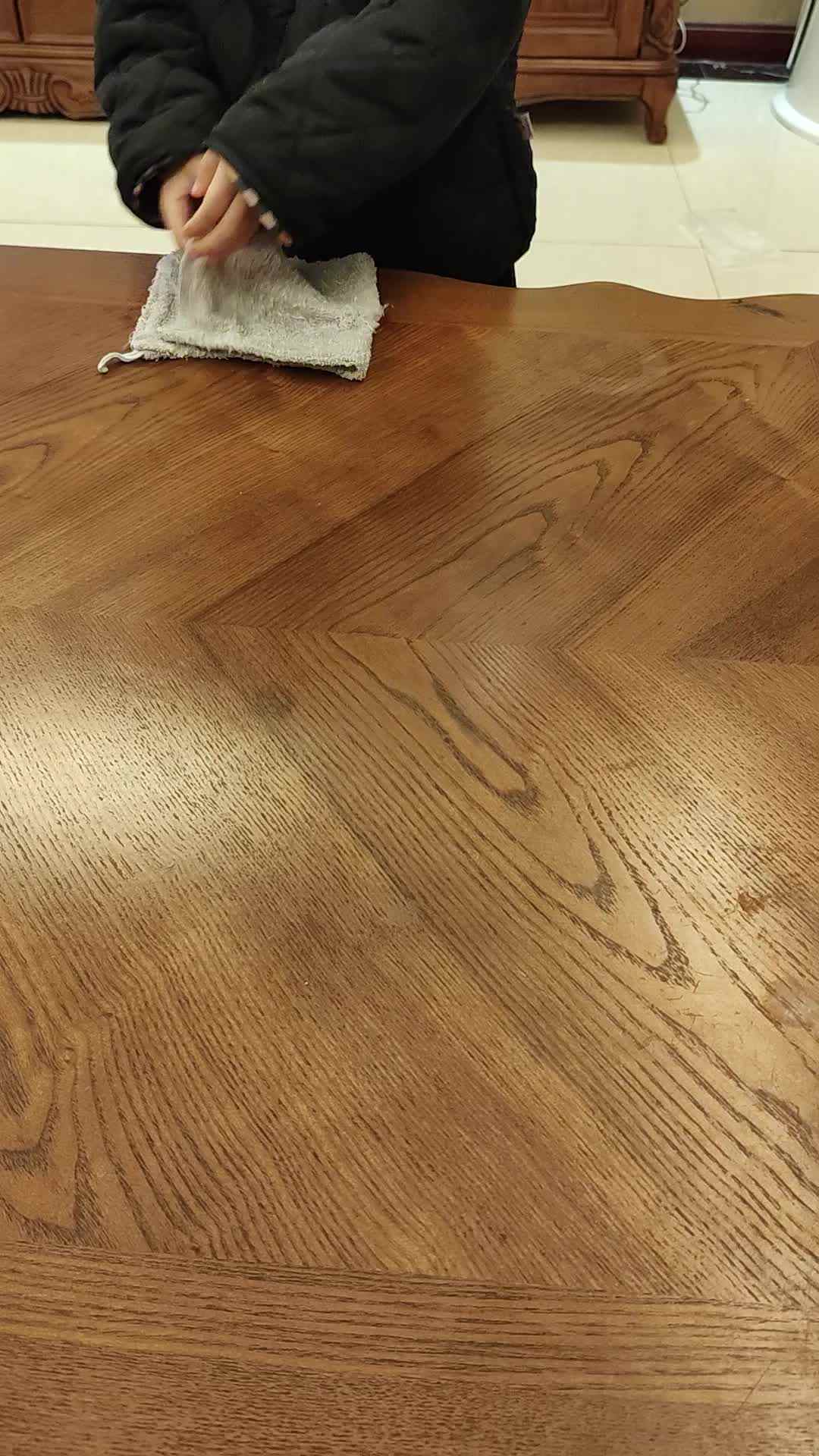 中b班刘倬宇擦桌子VID_20231130_211655.mp4