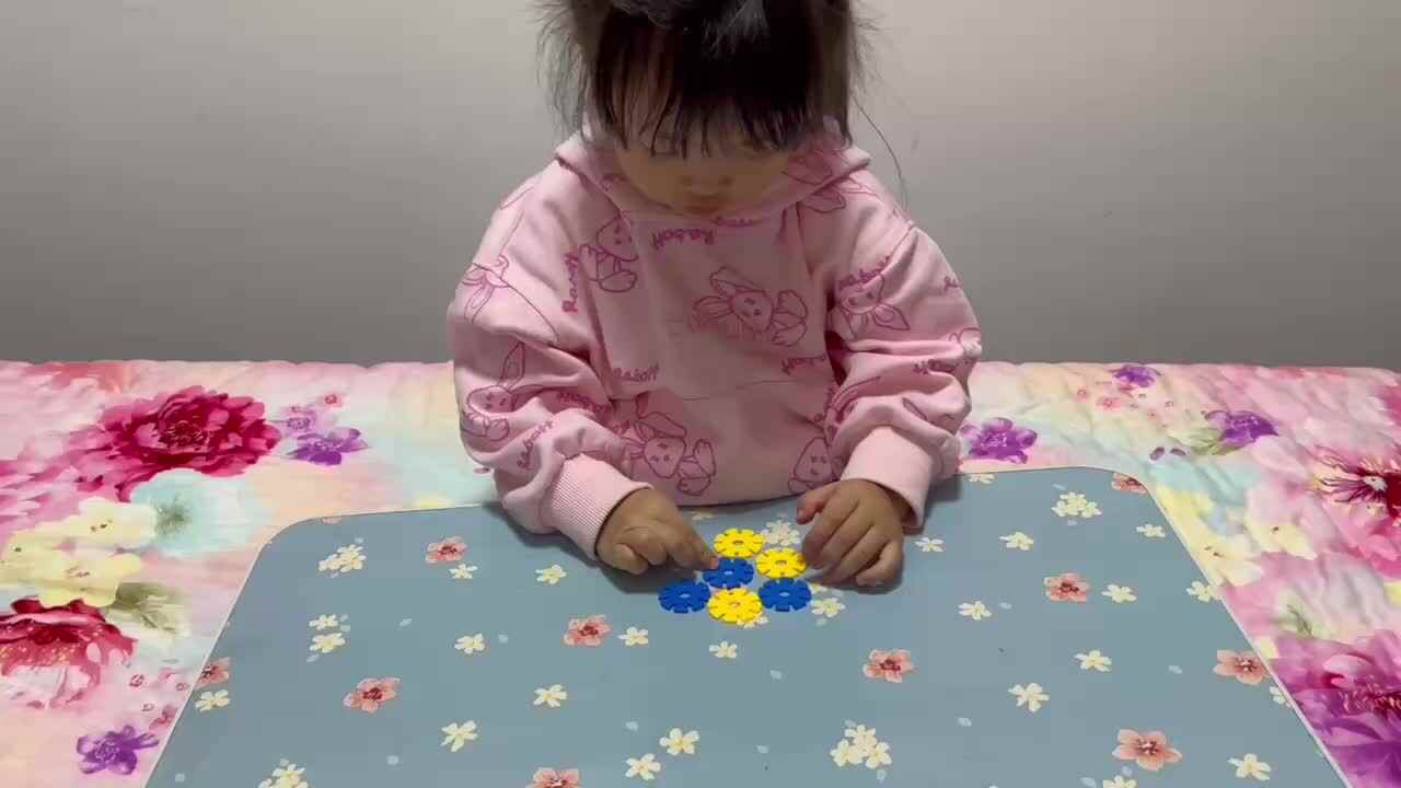 小A班2023.11.1艾琰茹—按颜色规律排序