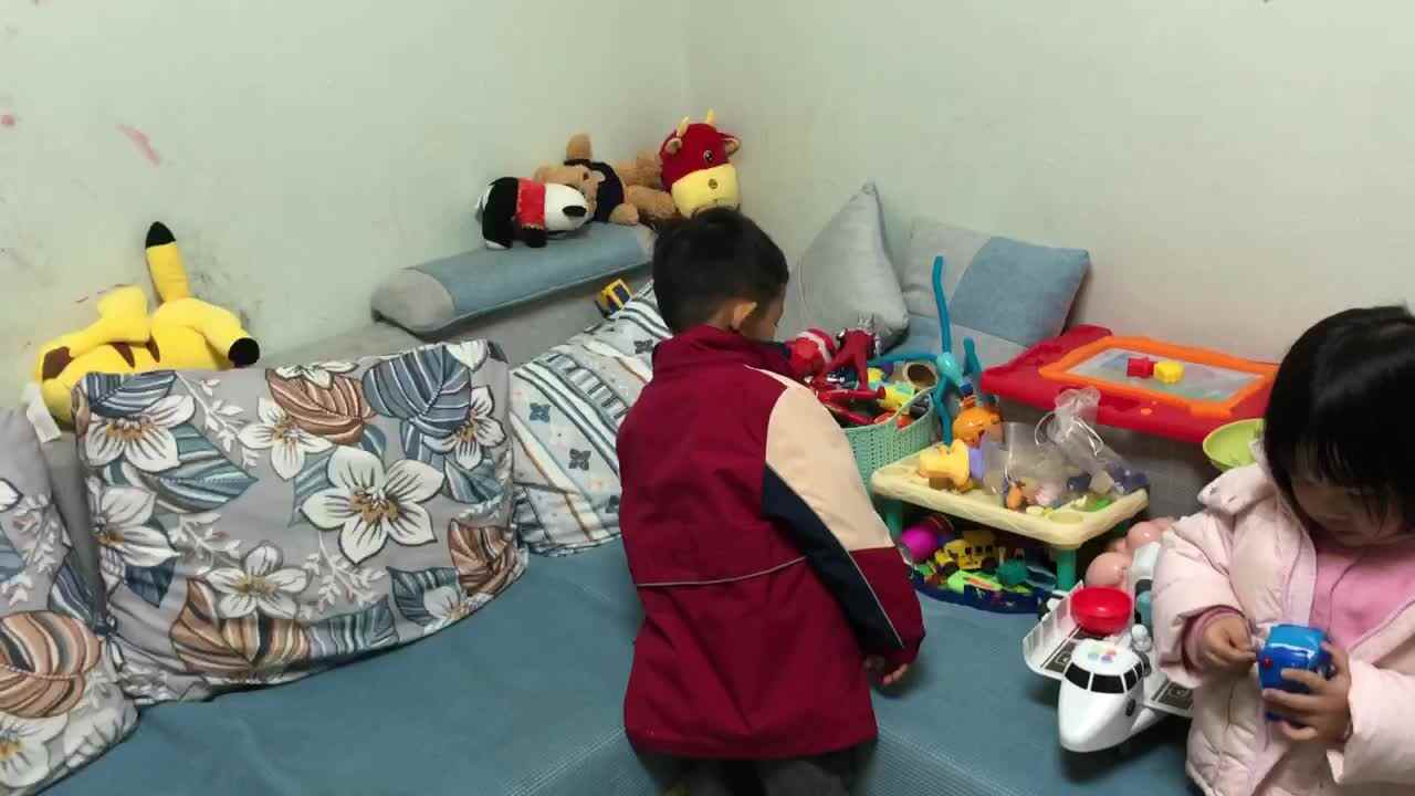 找出不同的形状