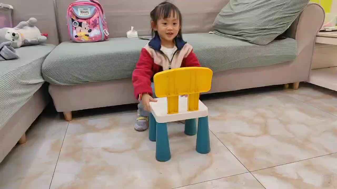 11月29日中B班谭诗锜音舞活动 小毛驴