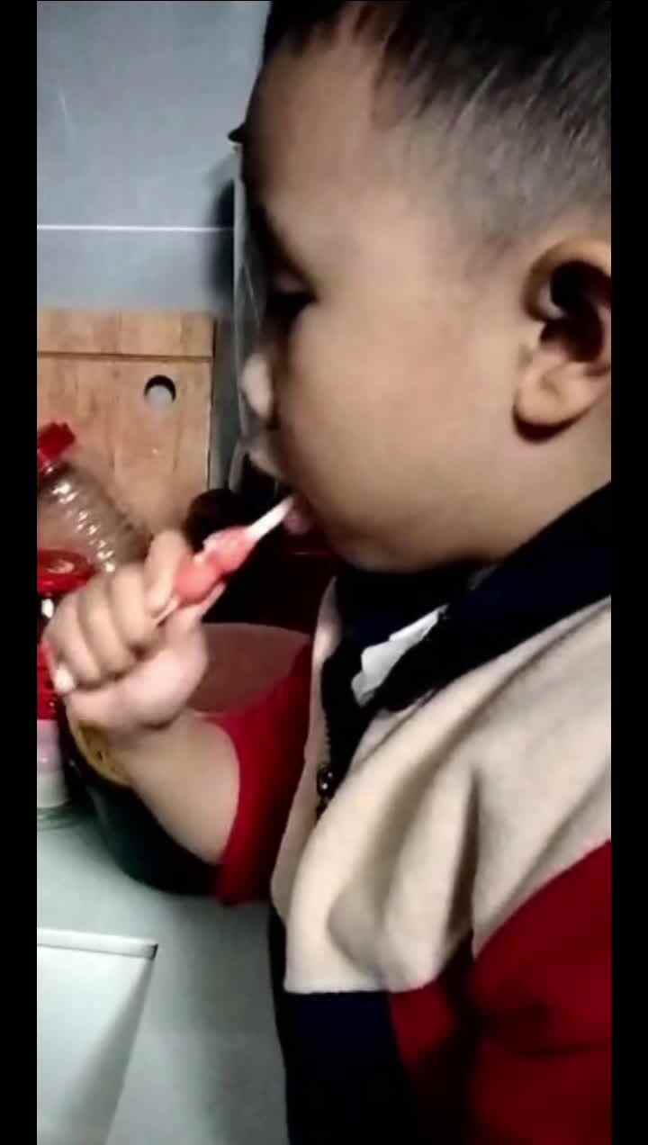 2023.11.12李梓睿刷牙