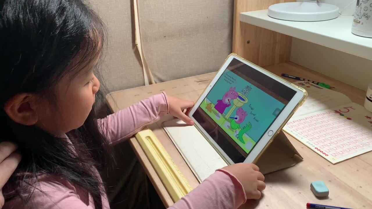 观看佩奇视频.MOV