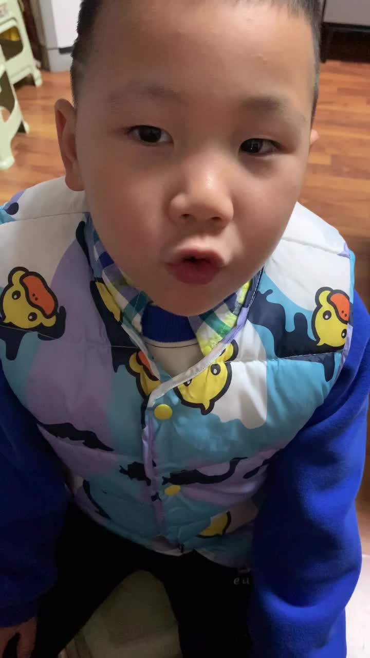 丑态百出