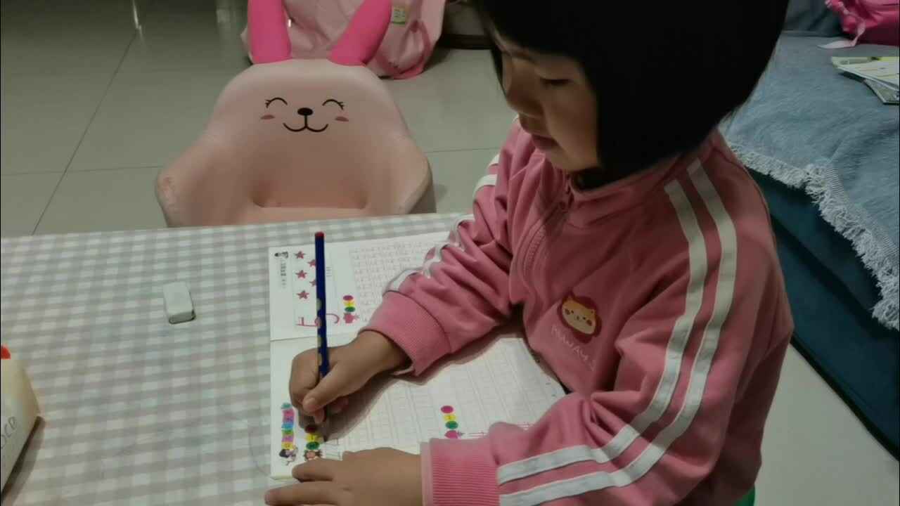 连一连，数字＂4＂.mp4