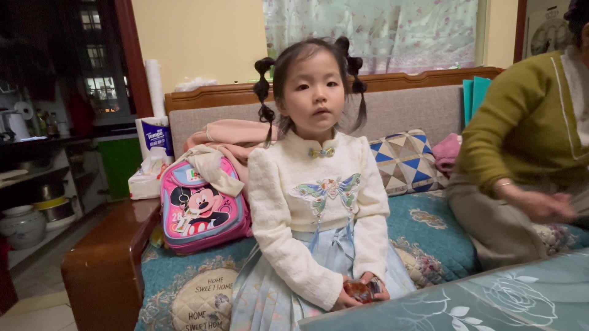 丑态百出