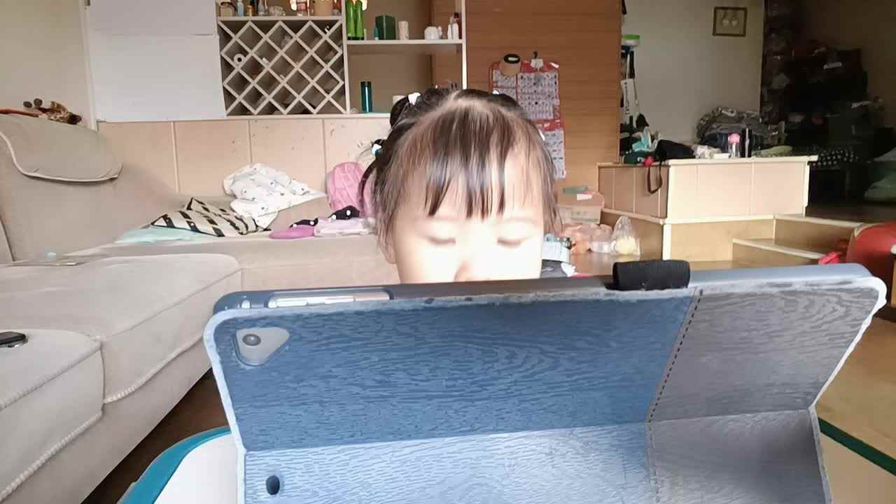 ⁣⁣20231119中A于陈昱跟读《苔》.mp4