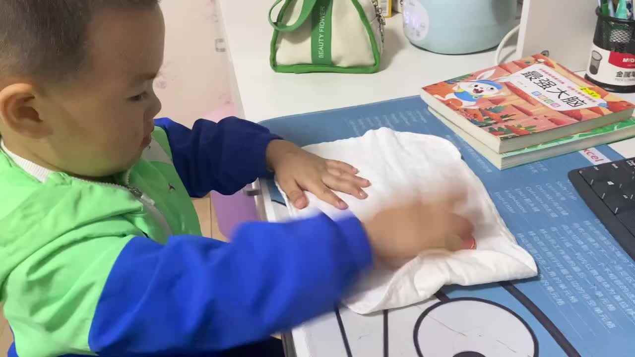 ⁣中B班吕子垚（折毛巾）20231107.MOV