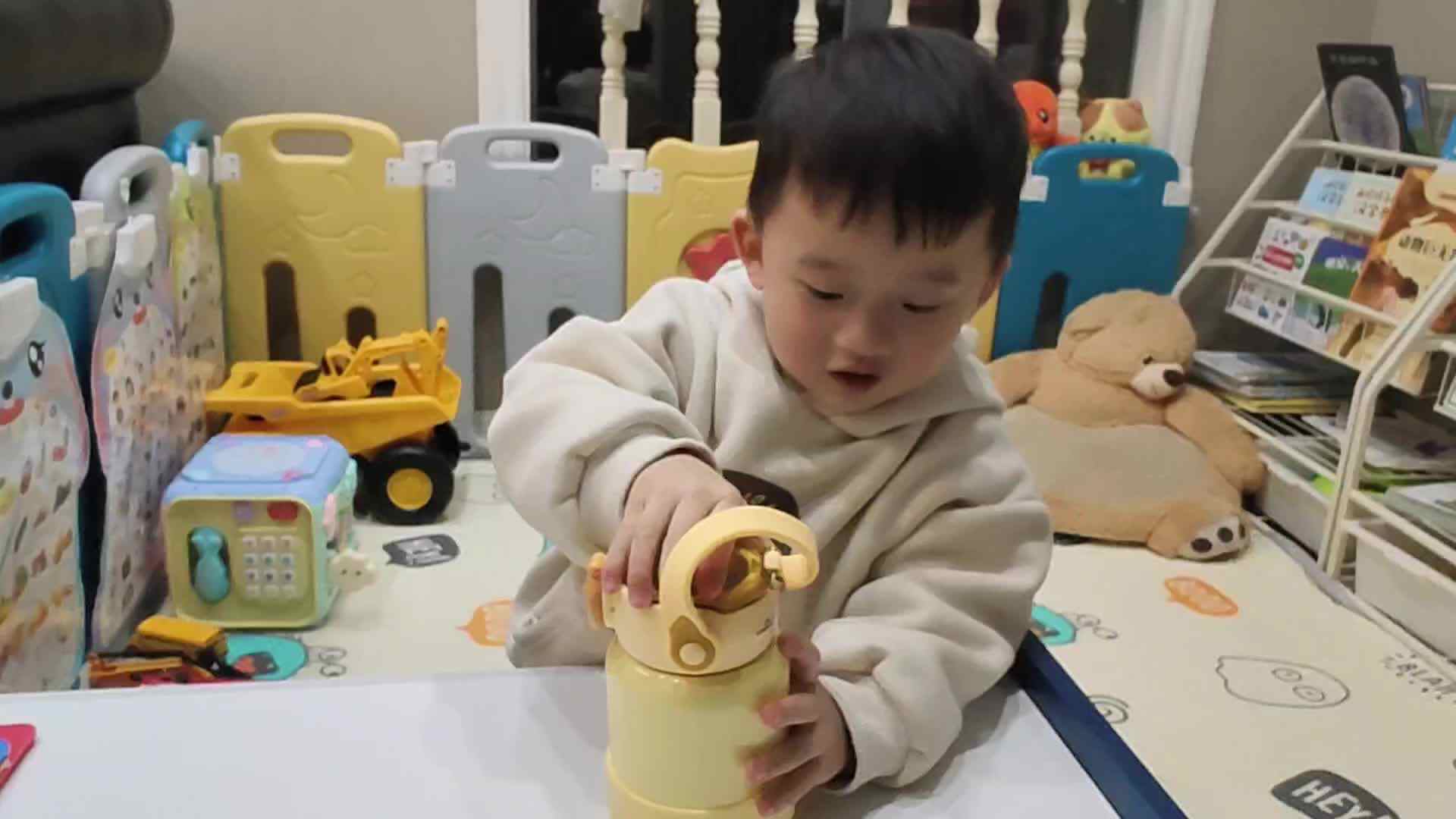 小A班2023.11.21李楷延——生活教育拧盖子.mp4