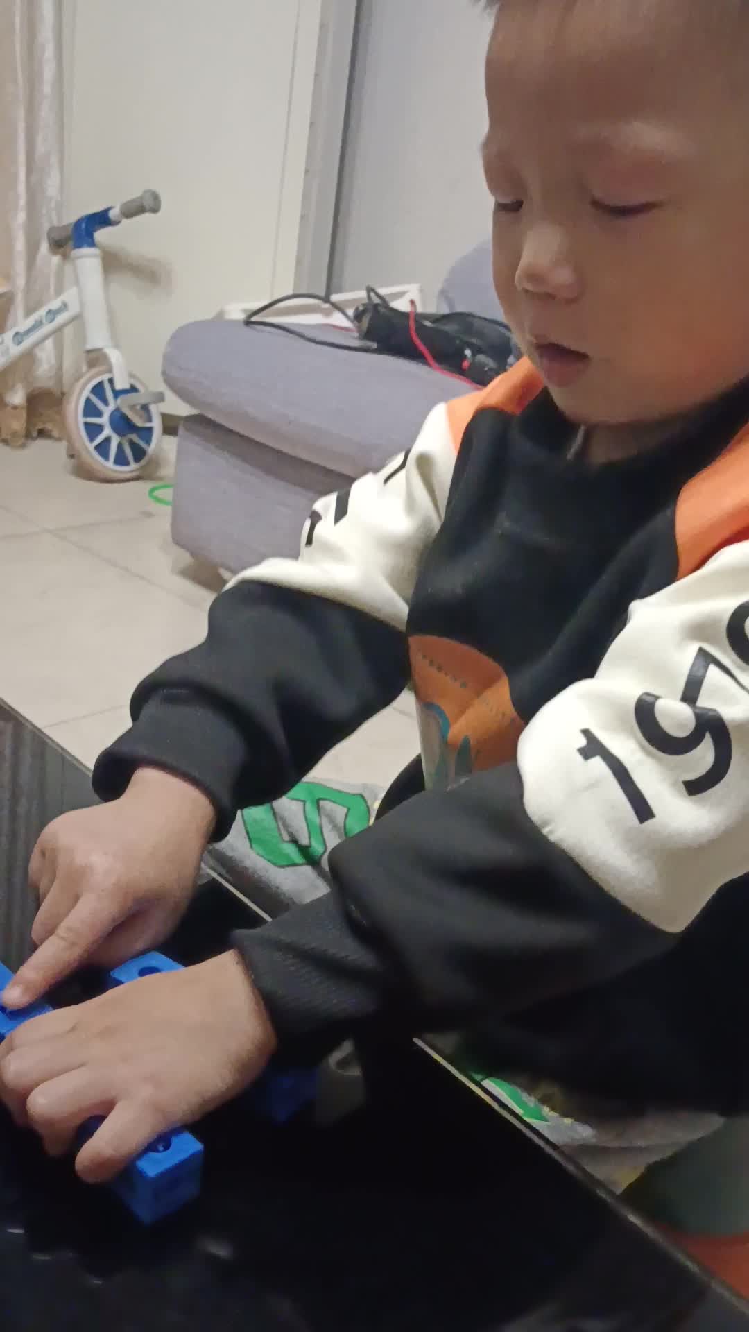 中B班曹芳燊学习数字5的守恒