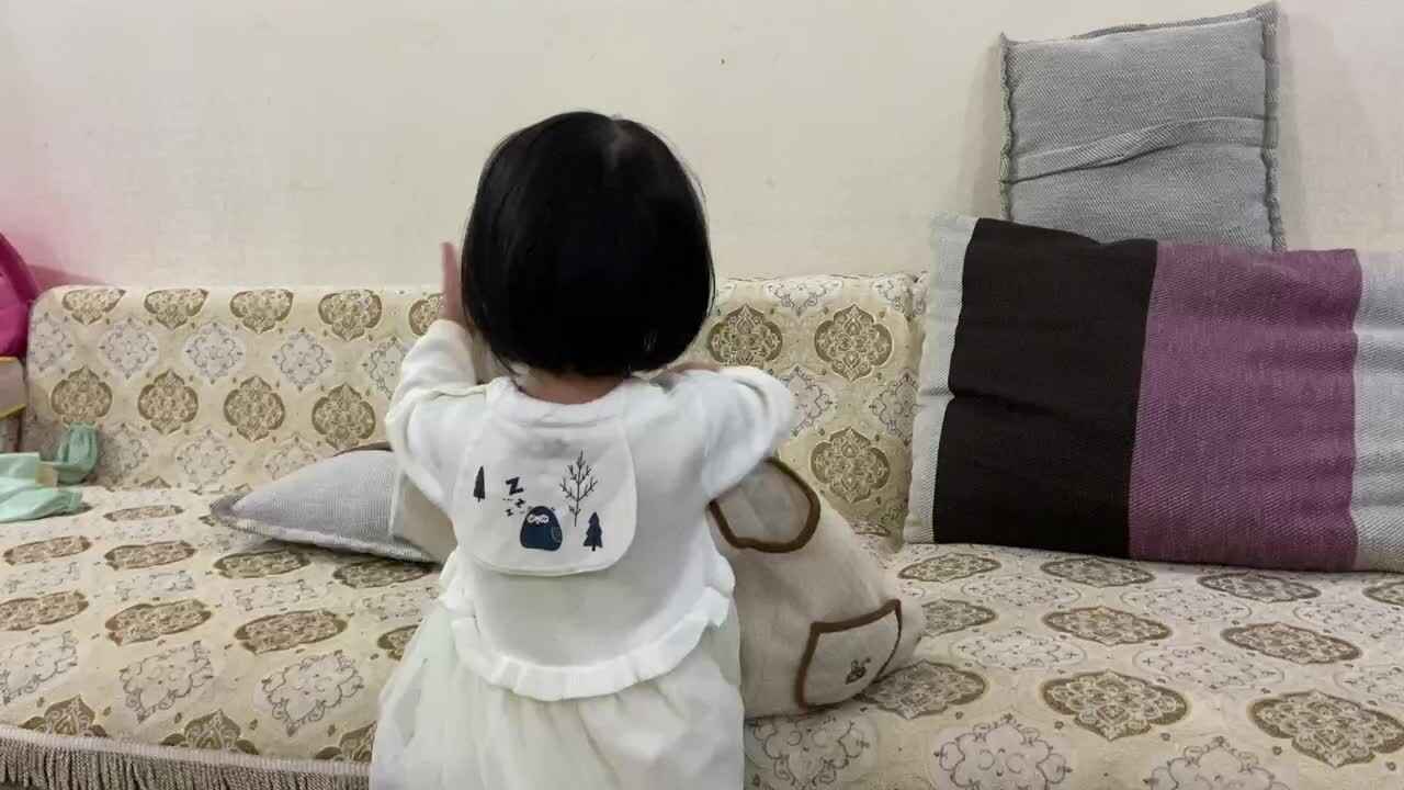 小A班2023.11.11张艺涵-穿外套.MOV