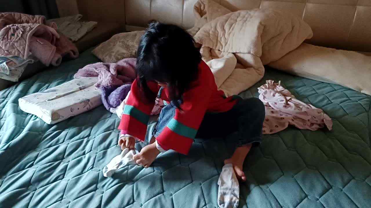 20231119中A于陈昱穿袜子.mp4