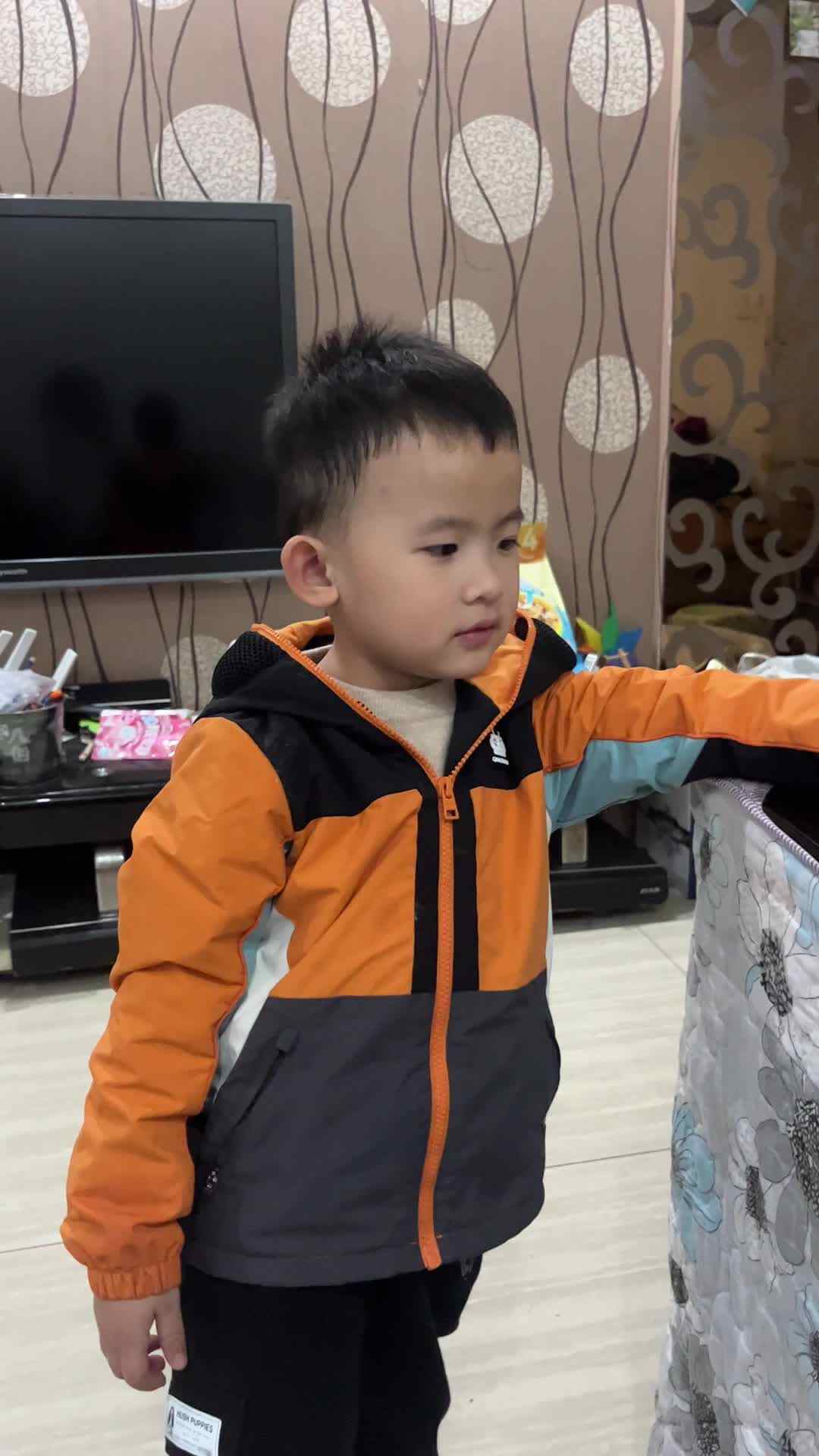 丑态百出