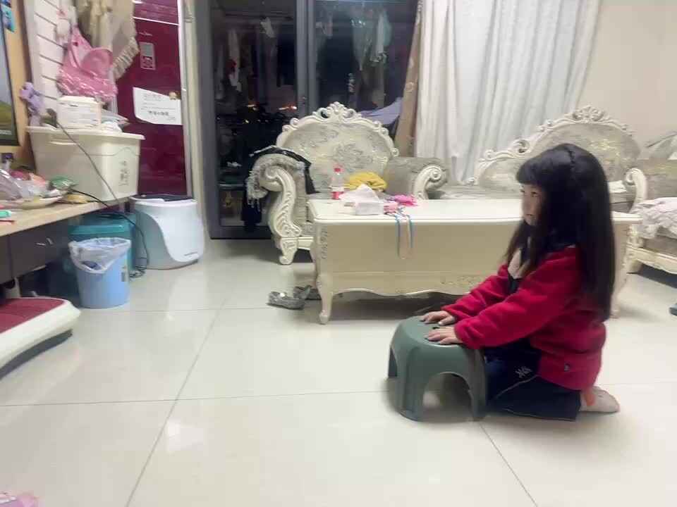 20231129中B舒琳芯音舞练习《小毛驴》