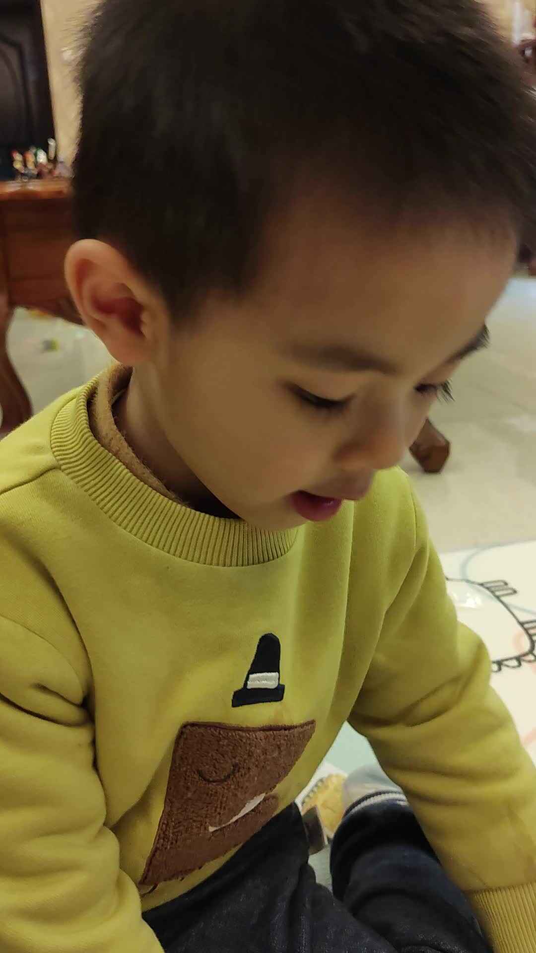 中b班刘倬宇感恩节对爸爸说的话VID_20231123_202916.mp4