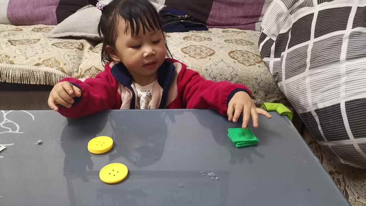 小A班2023.11.9张艺涵-形状排序.mp4