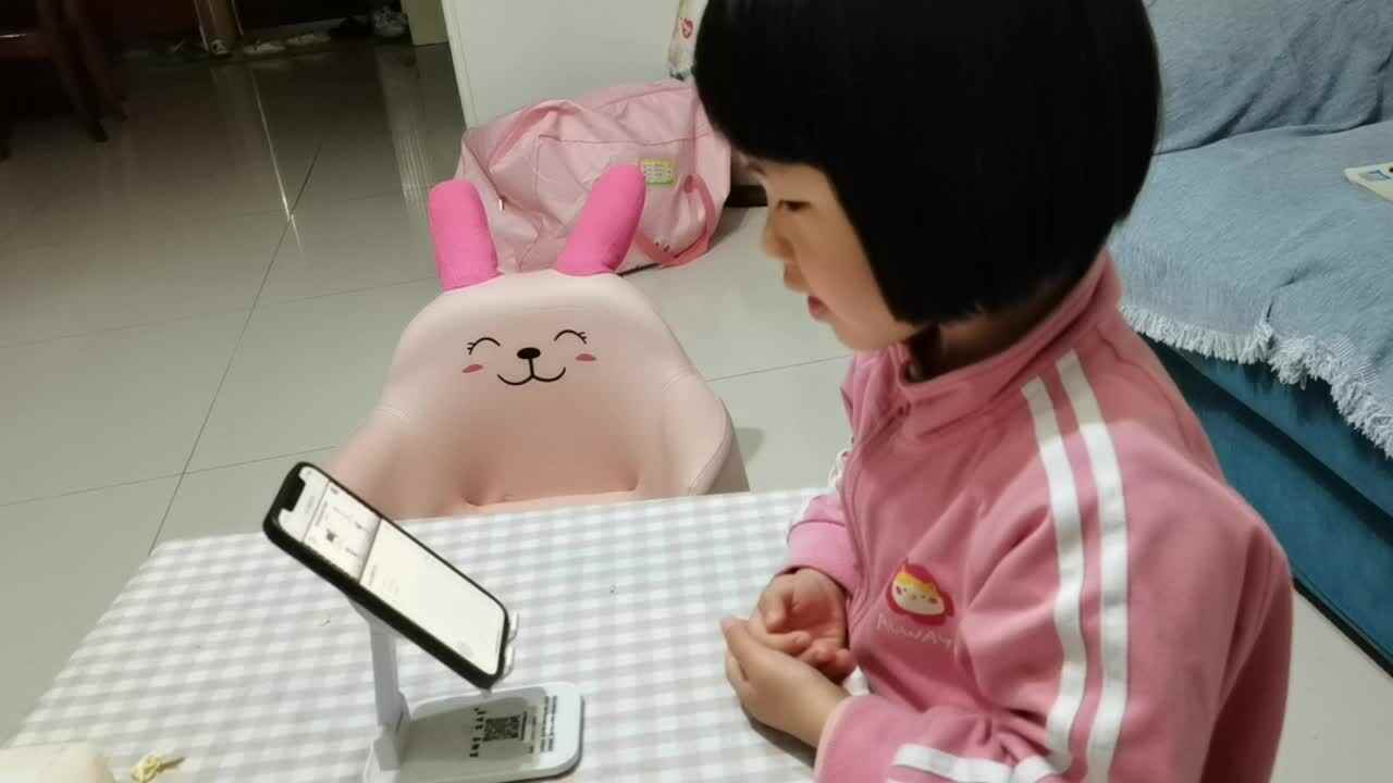 观看视频《Jobs 朗读示范》.mp4