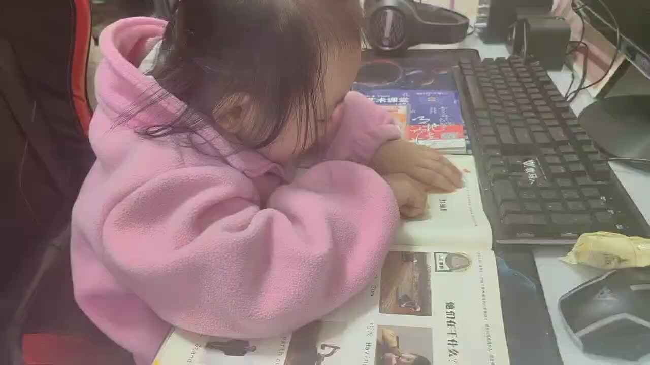中B班谭诗锜11月22日  指读红绿灯