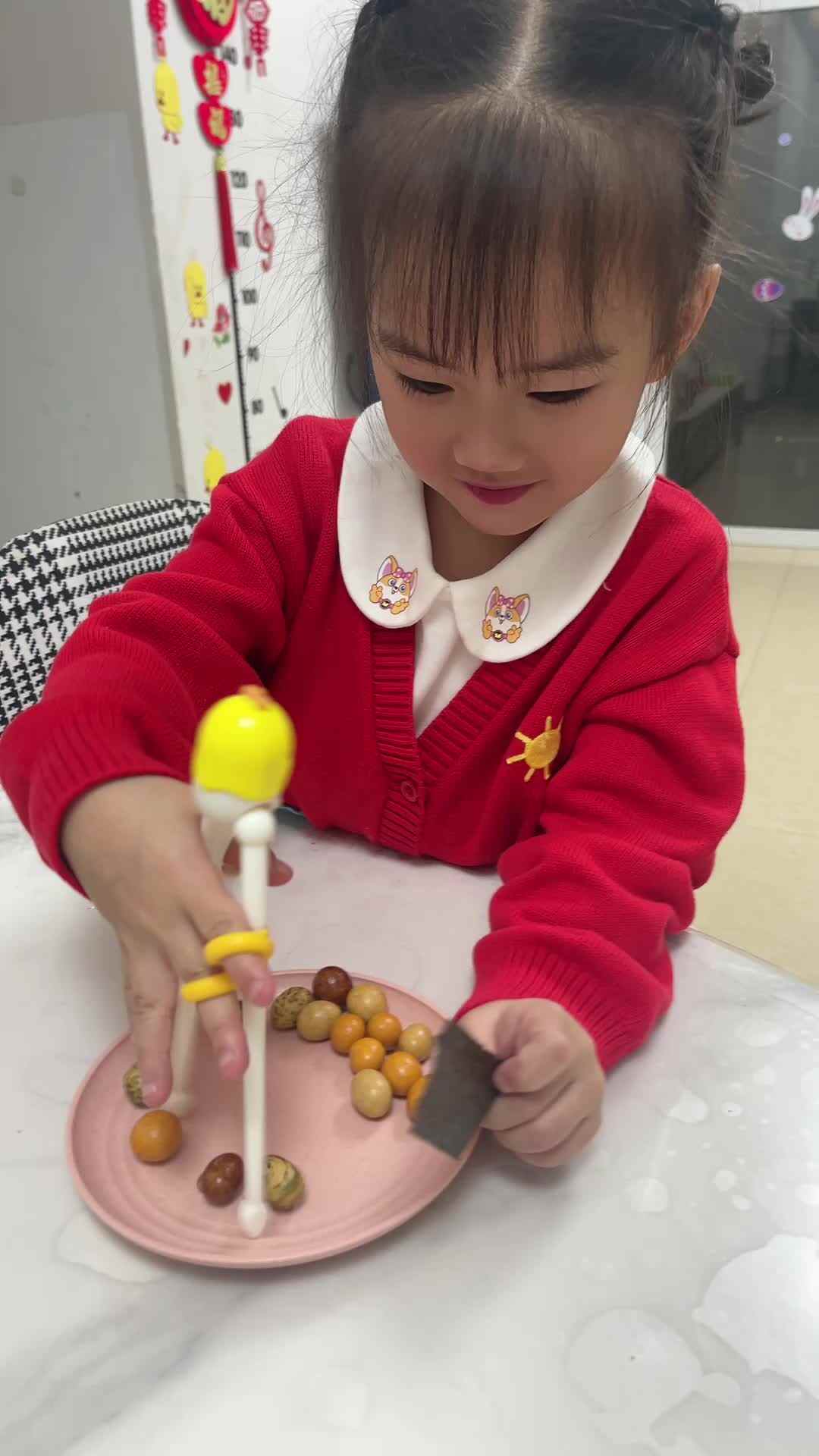 中B班 李曦蕊 练习夹豆子