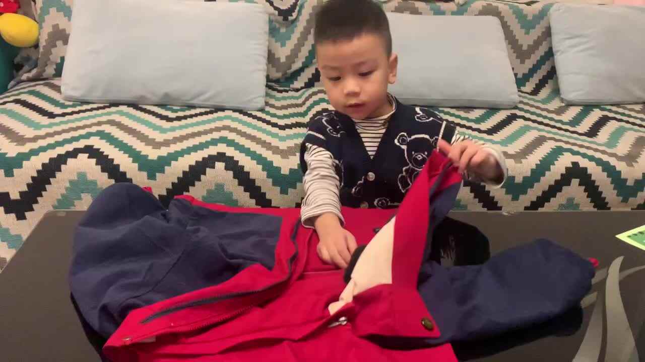 中B班杨育寒练习翻衣袖