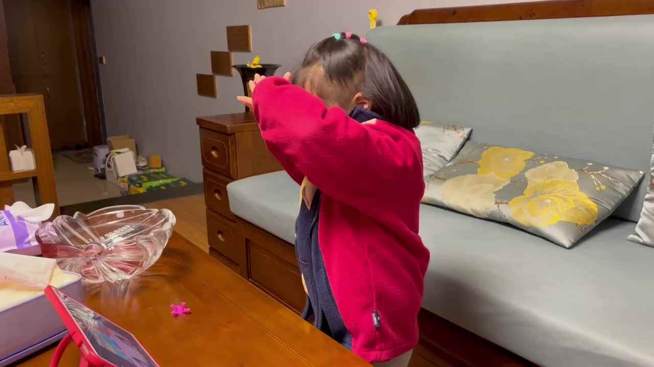 中B班李茵琪学习音舞《糖果屋里的小老虎》.MOV