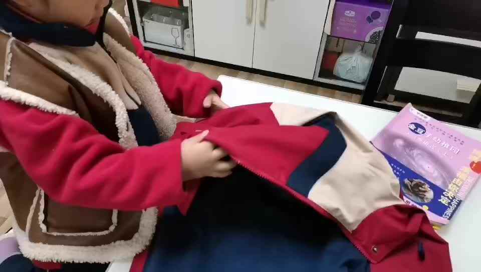 中 B 班宁汐言联系卷衣袖.mp4