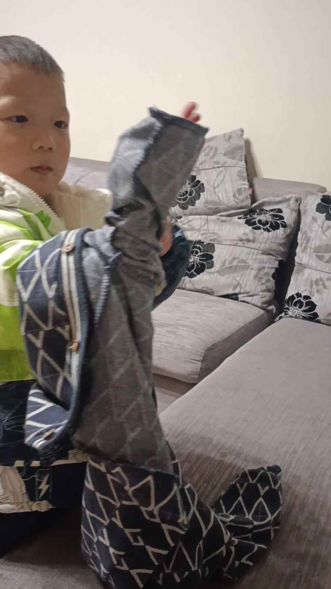 中B班曹芳燊练习翻衣袖