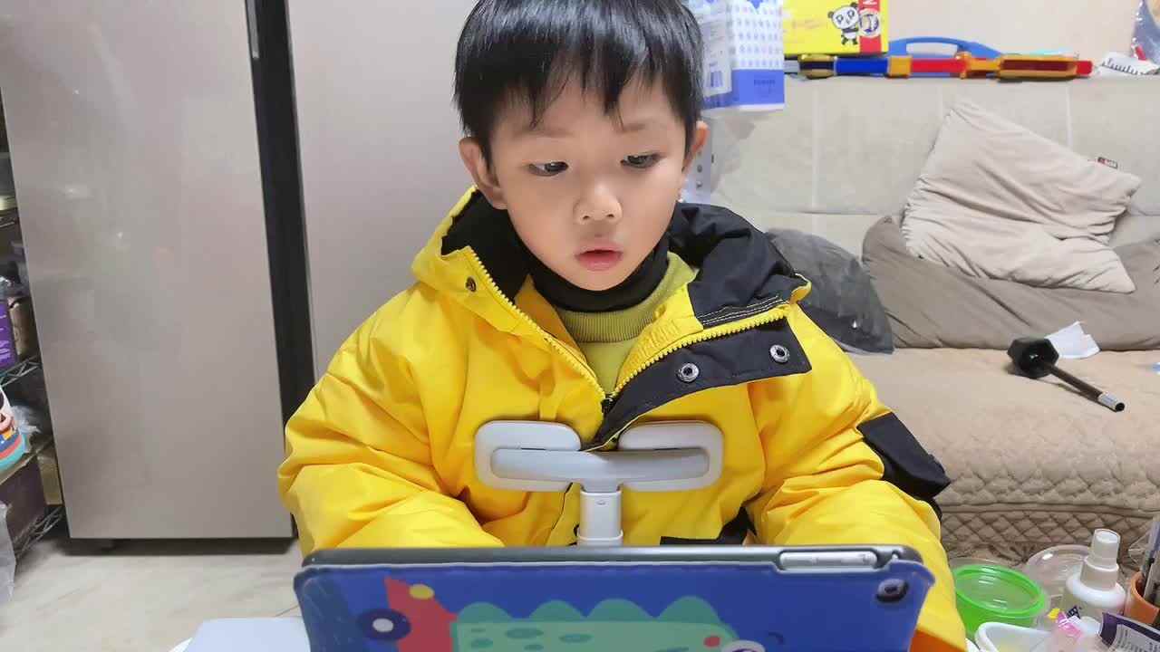 2023.12.27跟读《colthes朗读示范二》