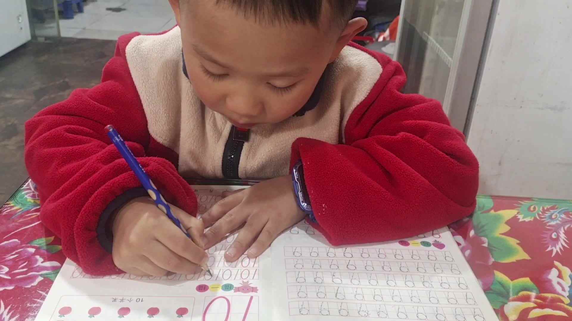 大B班王子扬10描一描