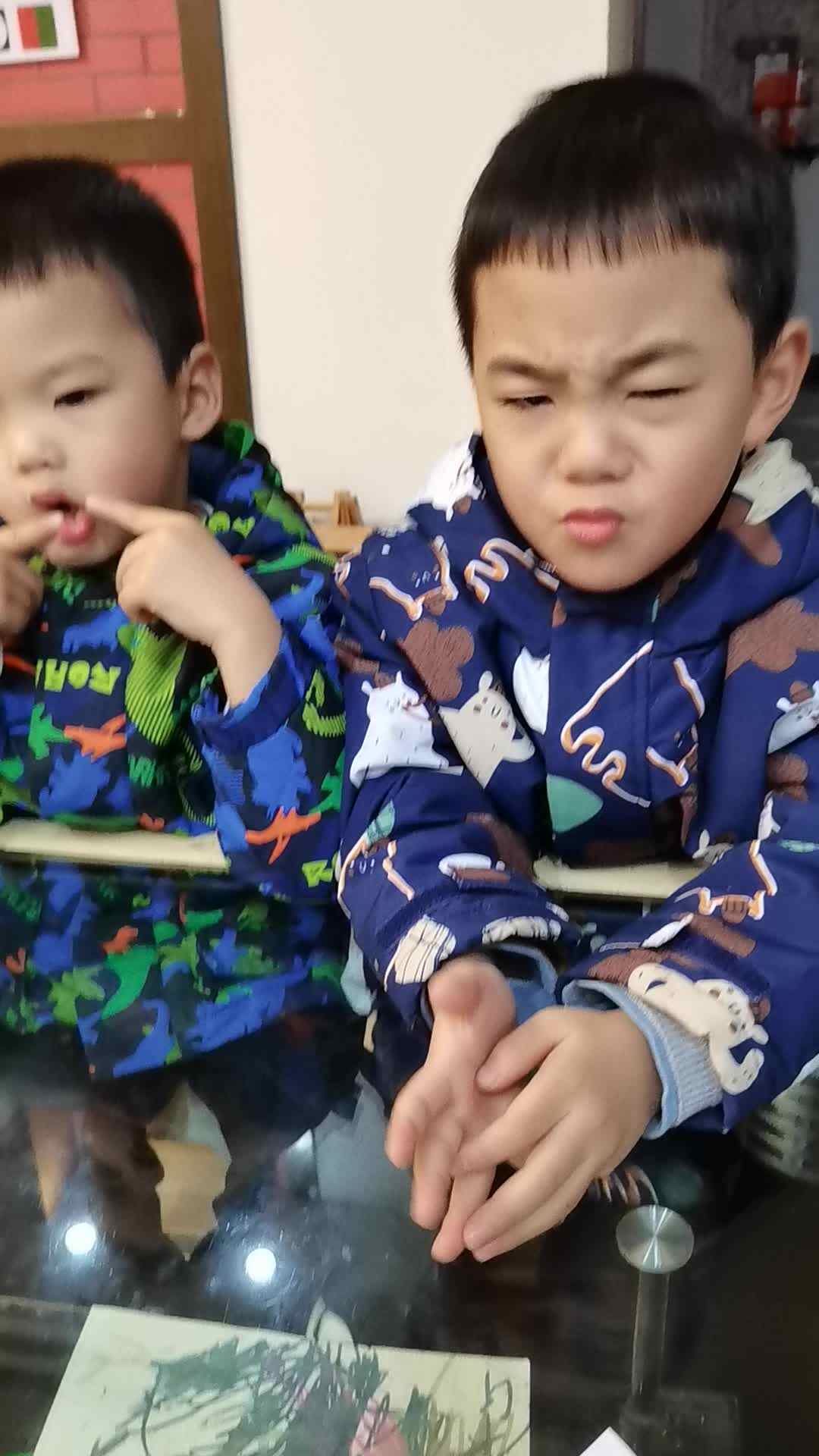 VID_20231203_180141.mp4