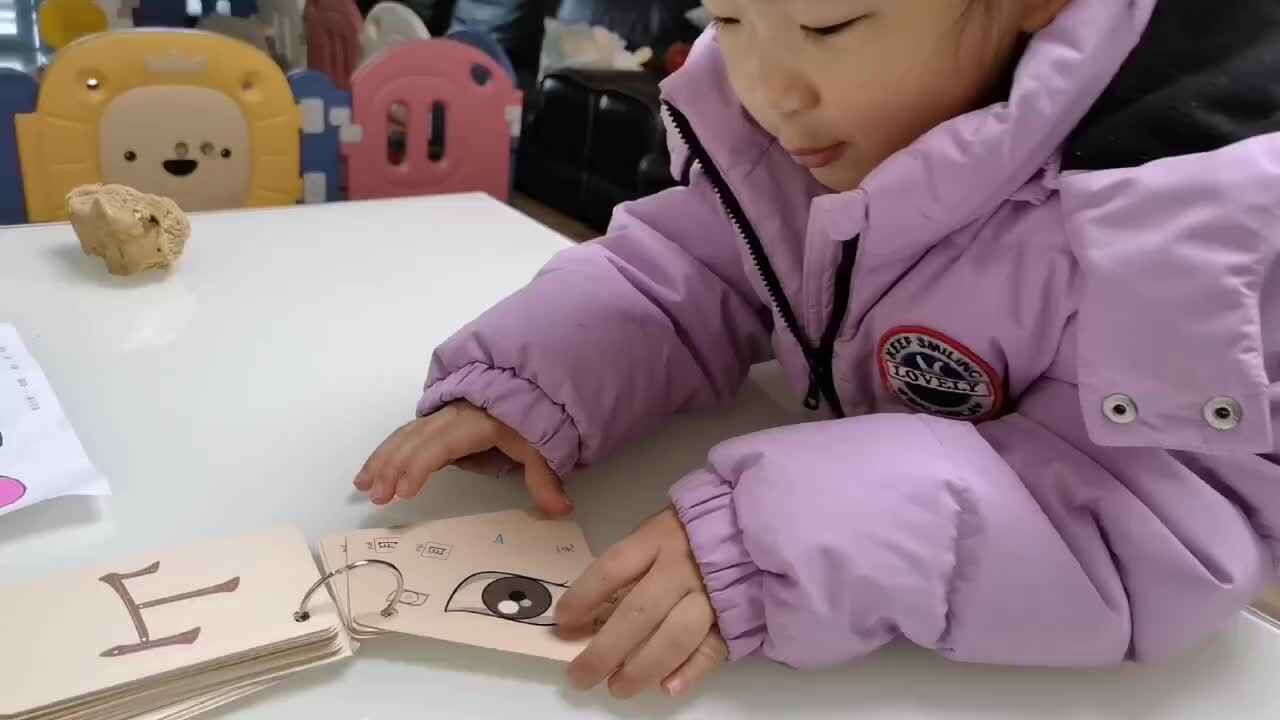 中 B 班宁汐言识字 目、月、巾、回、只.mp4