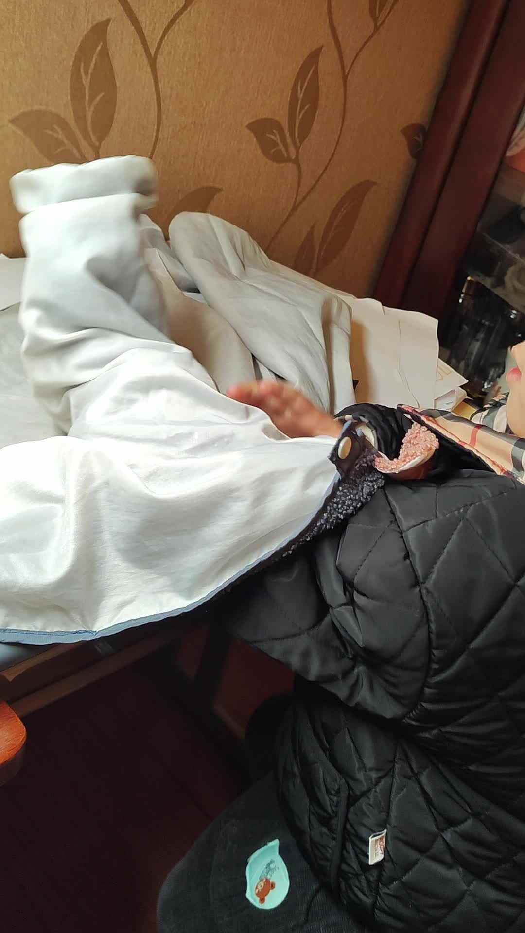 中b班刘倬宇翻袖子VID_20231205_204854.mp4