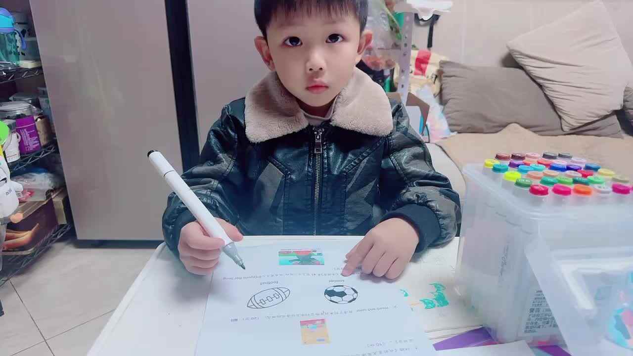 2023.12.2朗读单词并涂颜色.MOV