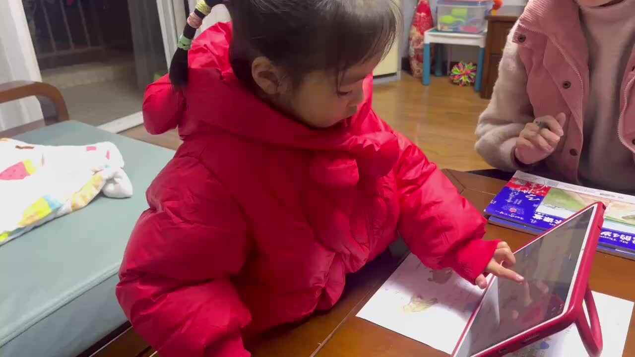 中B班李茵琪观看英语视频.MOV