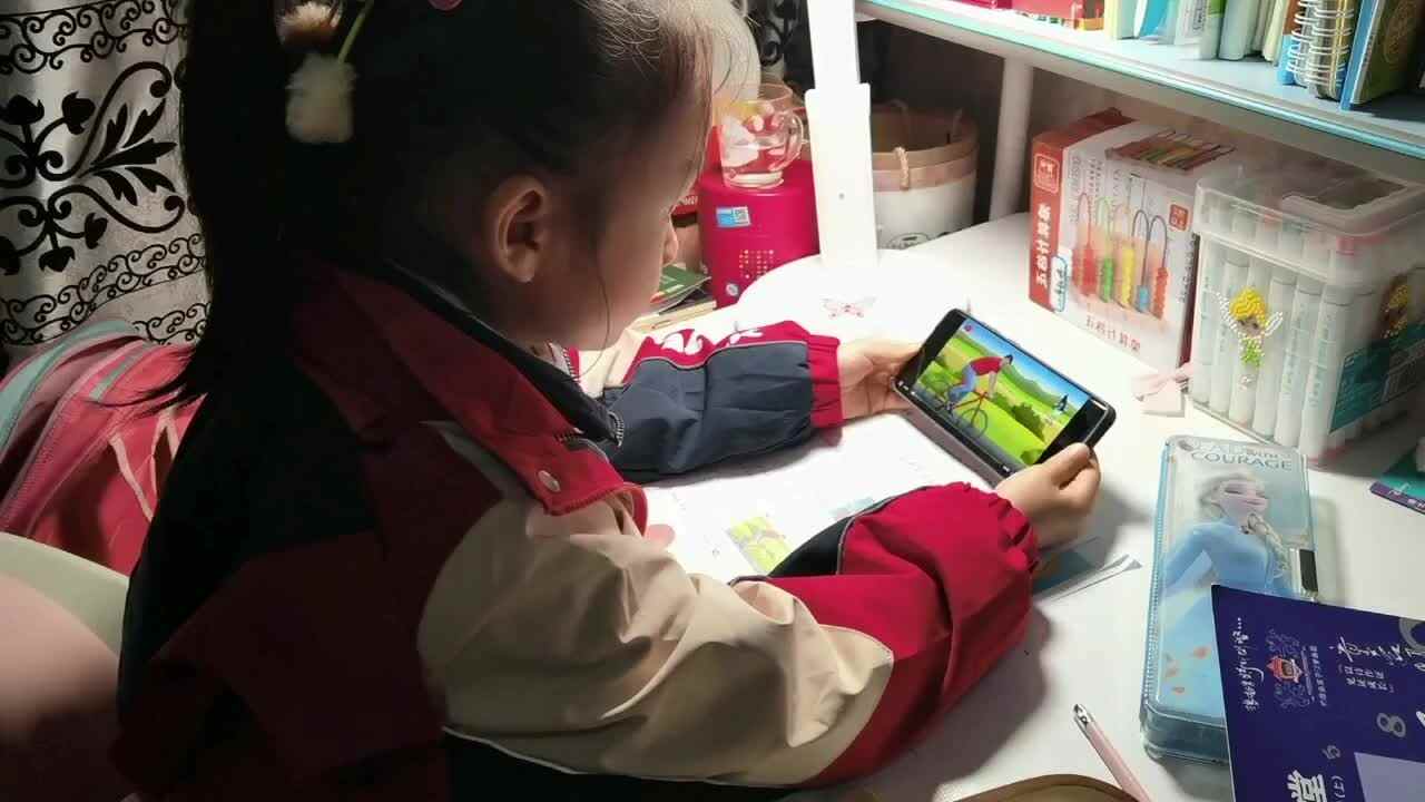 12.6屠钰婷观看英文视频《Sports》.mp4