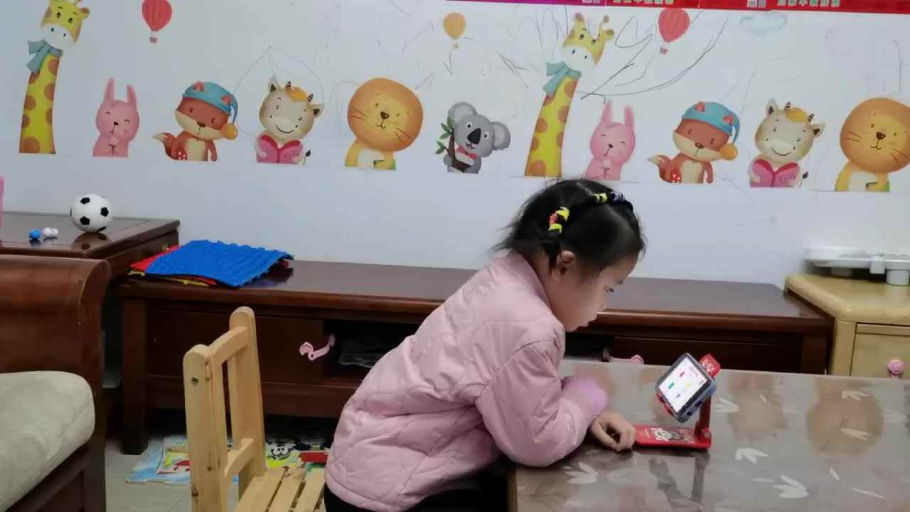 中B班12月1张芷萱跟读《朗读示范》