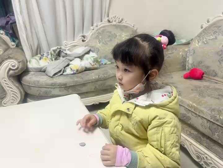 20231221中B舒琳芯观看英语视频