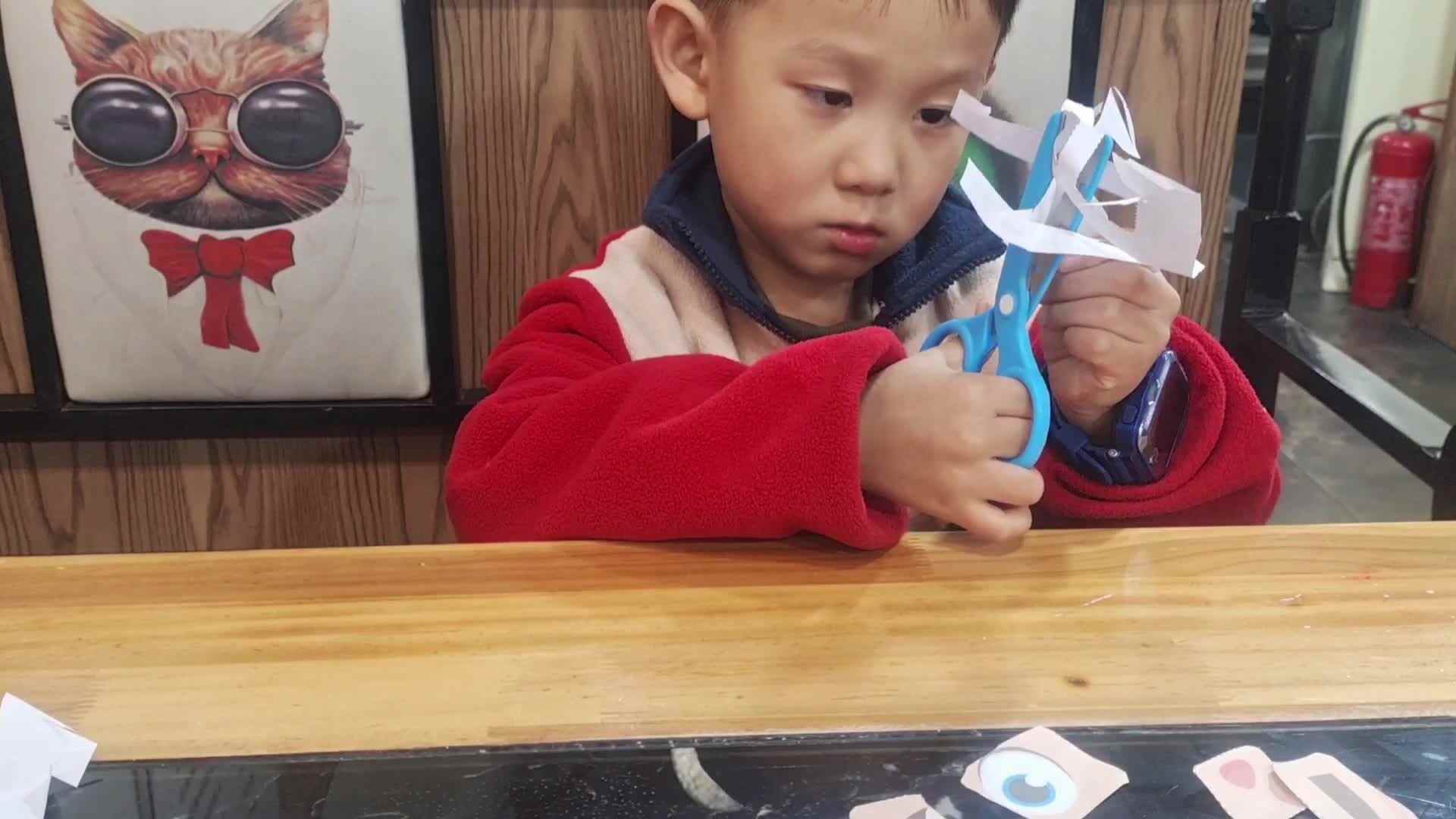 大B班王子扬粘贴5官