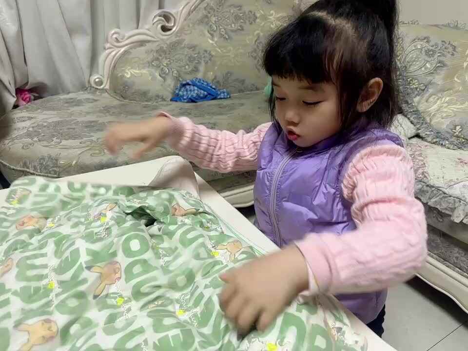 ⁣20231207 中B班舒琳芯翻袖子