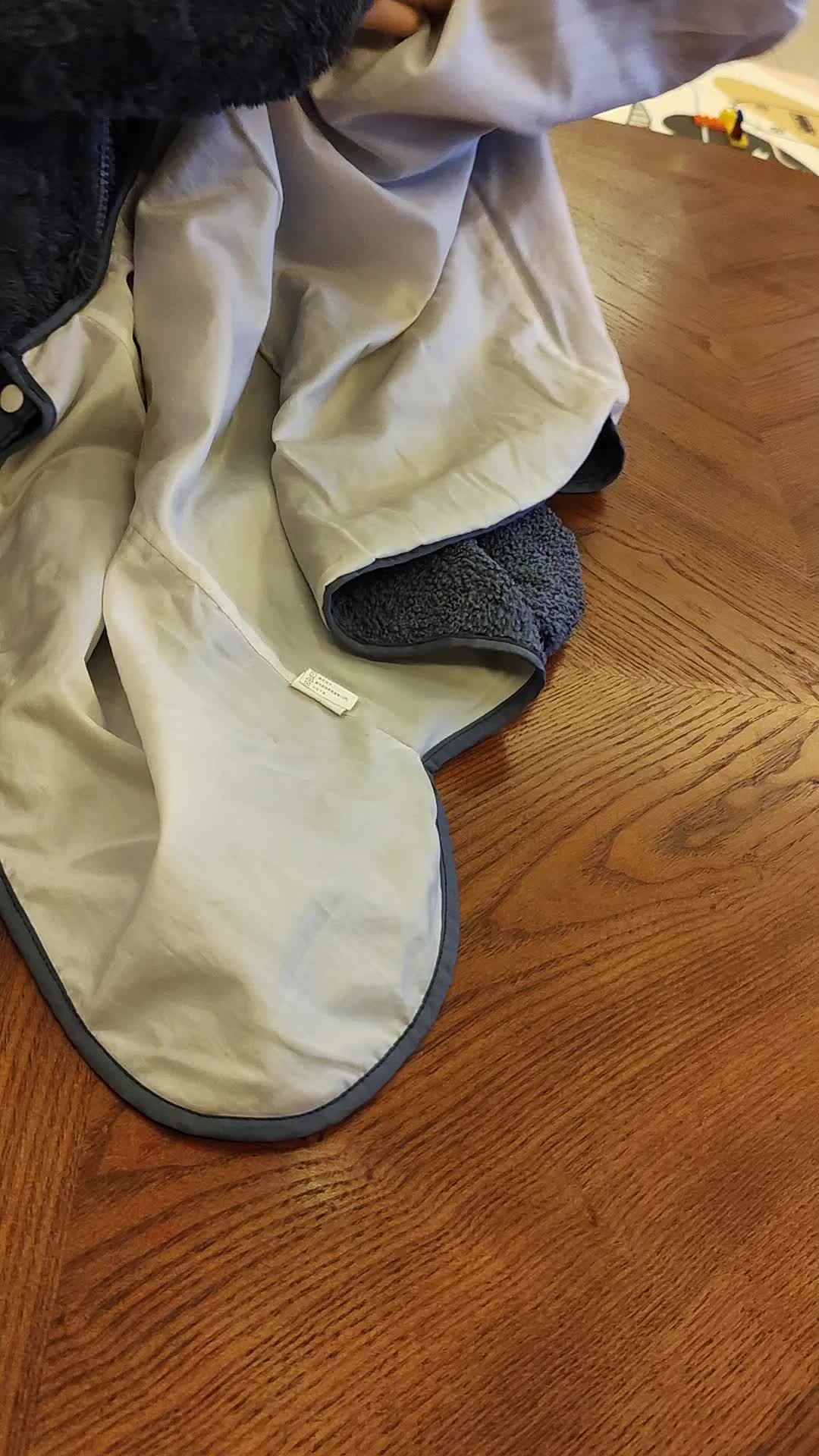 中b班刘倬宇卷衣袖VID_20231204_211827.mp4