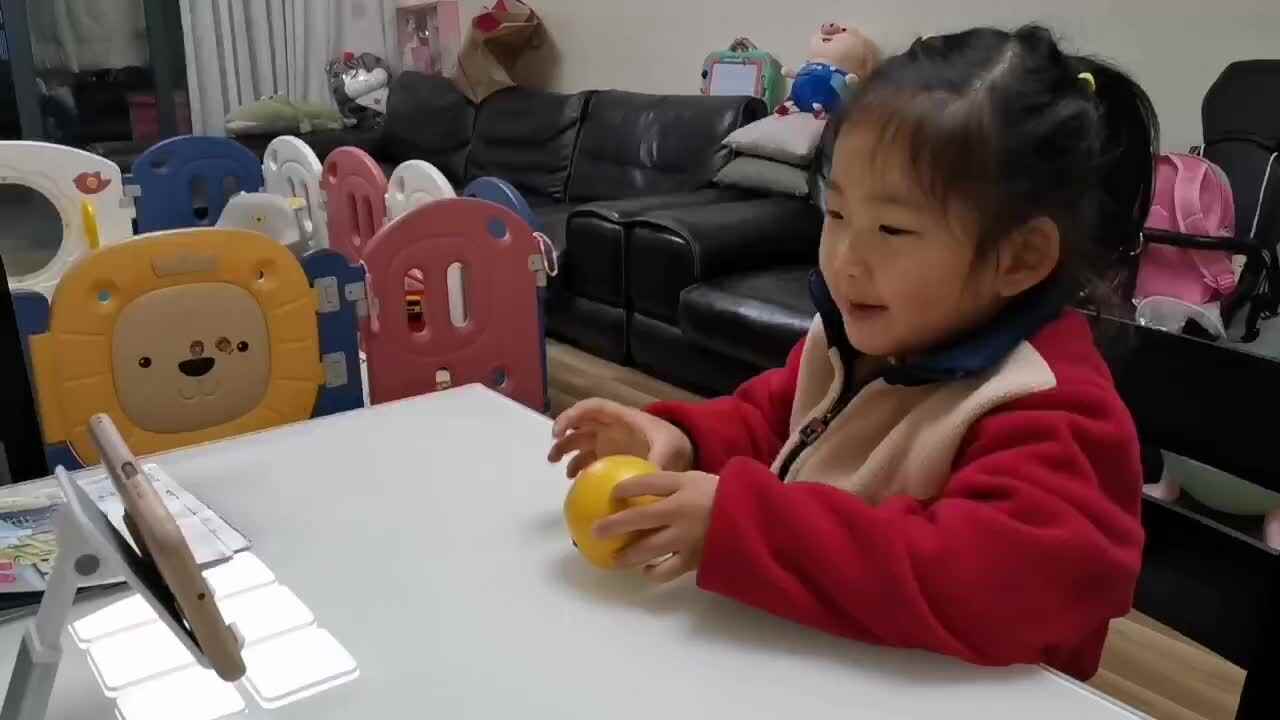 中b班宁汐言《Desserts朗读示范》跟读