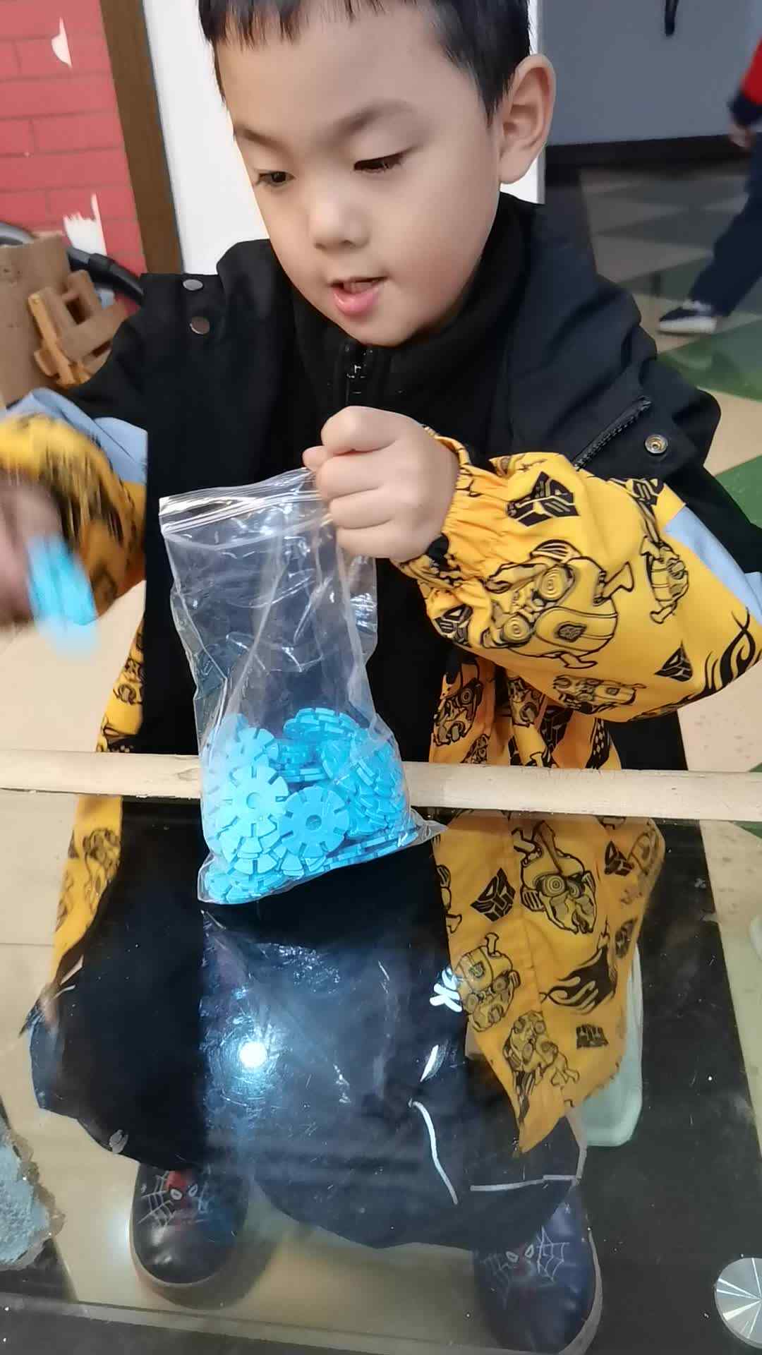 VID_20231209_193944.mp4