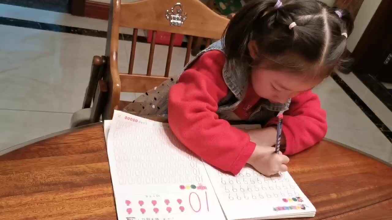 李芊仪书写数字9